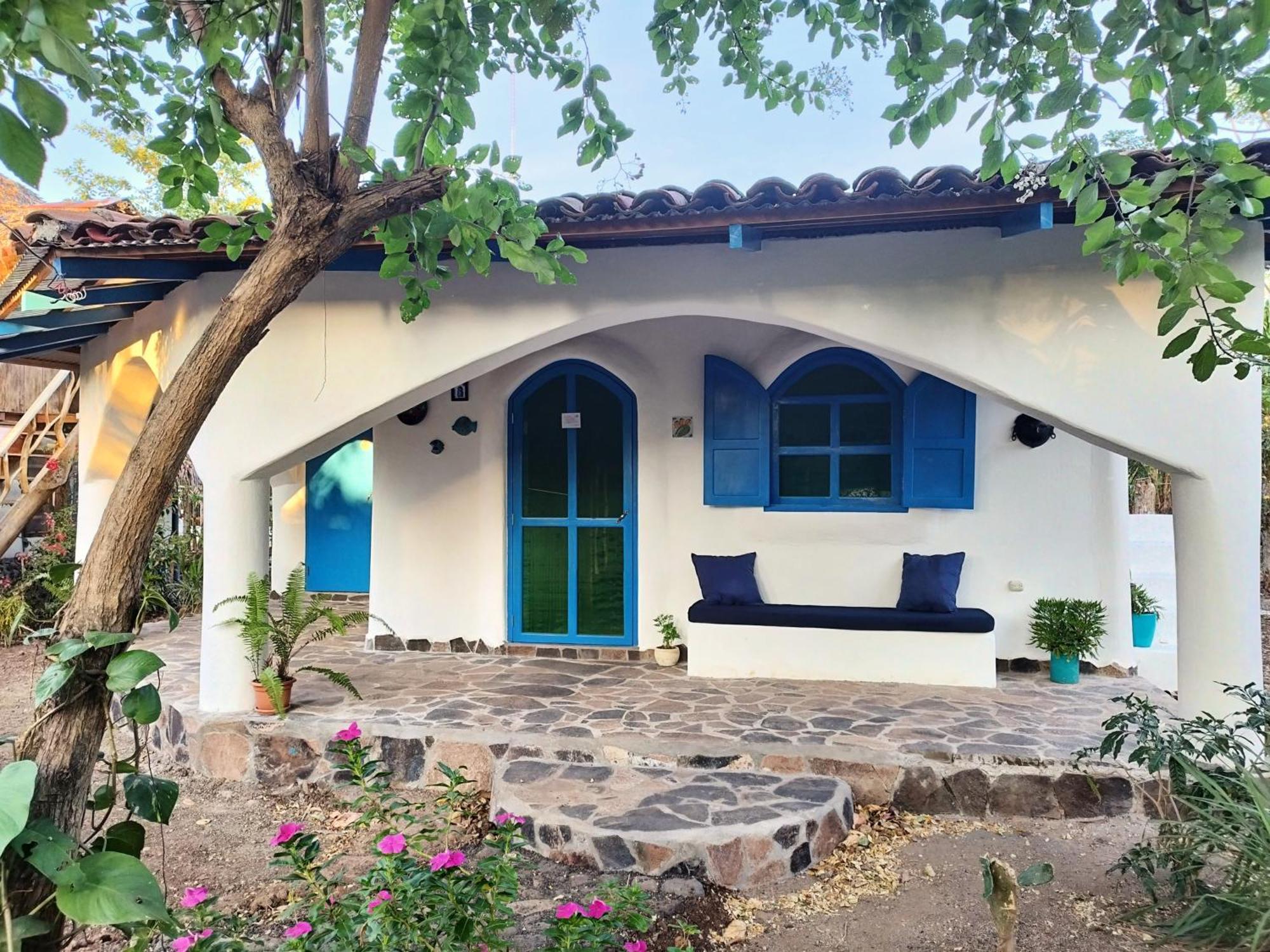 La Urraca Loca Hostel Balgue Exterior photo